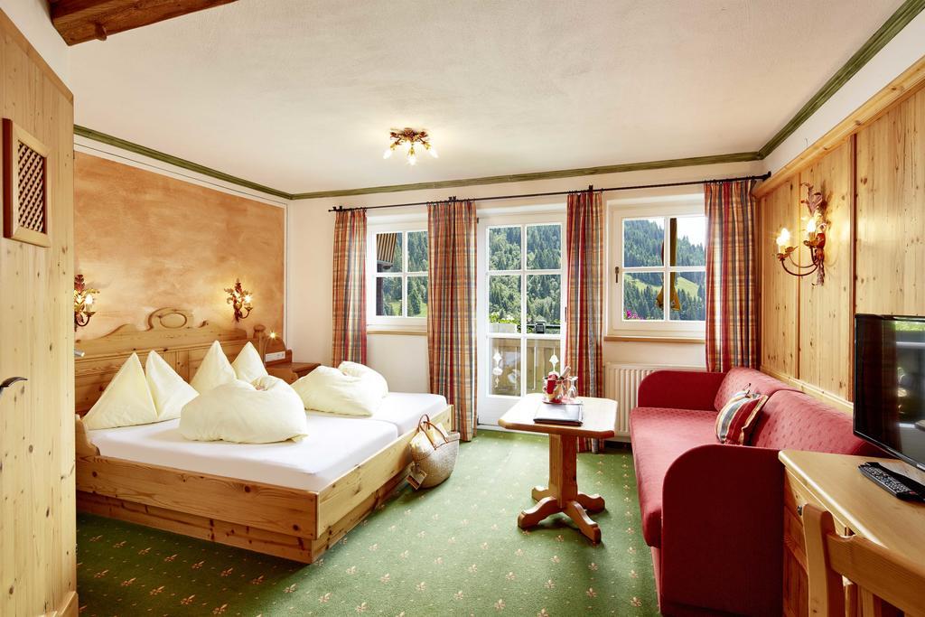 Berghotel Hauserbauer 도르프가스테인 외부 사진